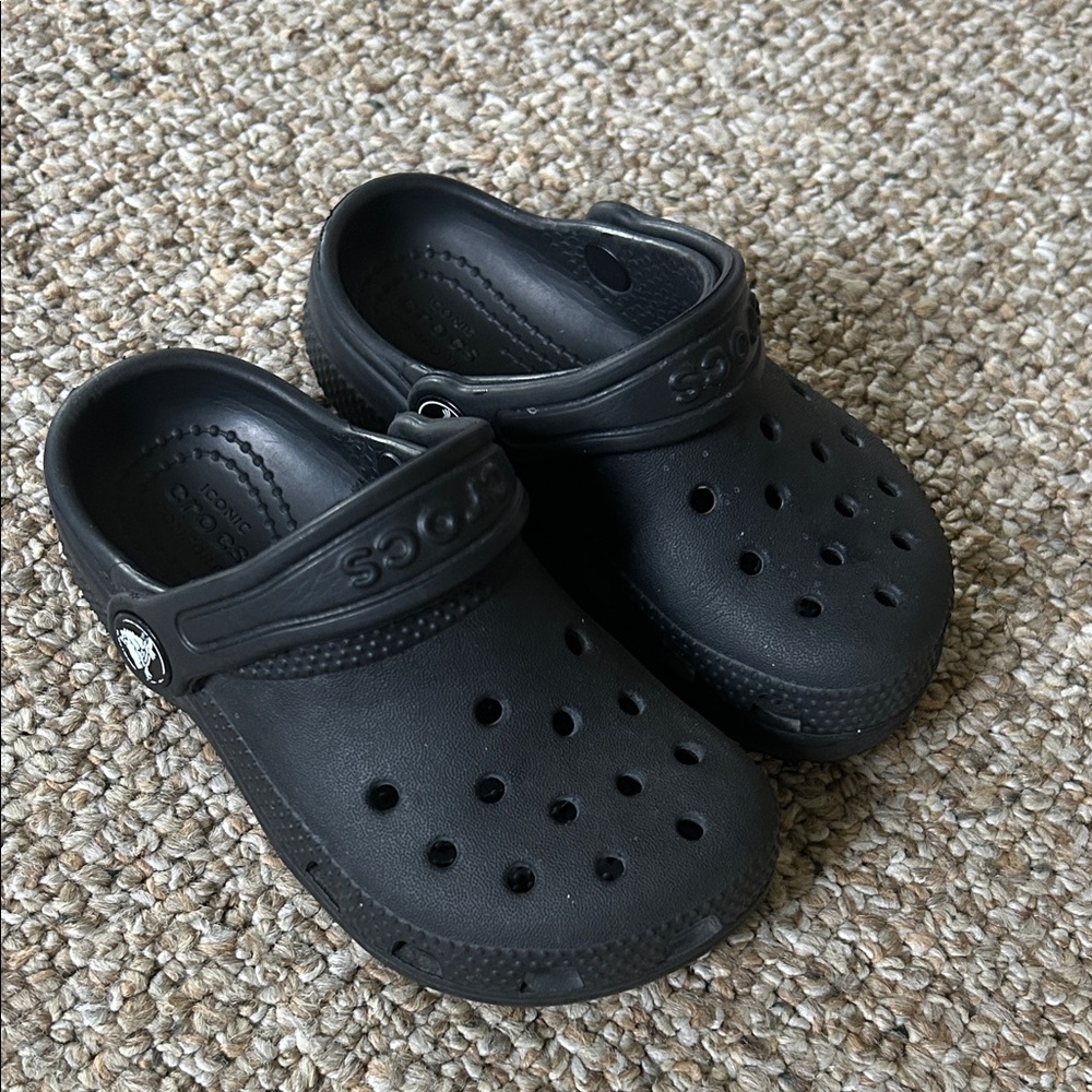 CROCS